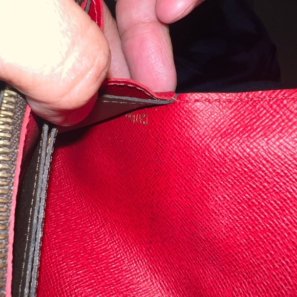 Authentic Louis Vuitton wallet - Picture 7 of 10